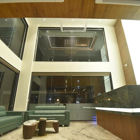 Kings Kraft Tremezzo Inn, Сомнатх Экстерьер фото